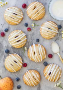 Patties sucrées maison : une douceur irrésistible 3 Homemade Hand Pies Recipe 1 of 6