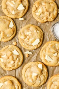 Biscuits au chocolat blanc et aux noix de macadamia